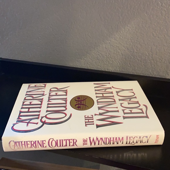 The Nightingale Legacy and The Wyndham Legacy in preowned condition. - Picture 5 of 14